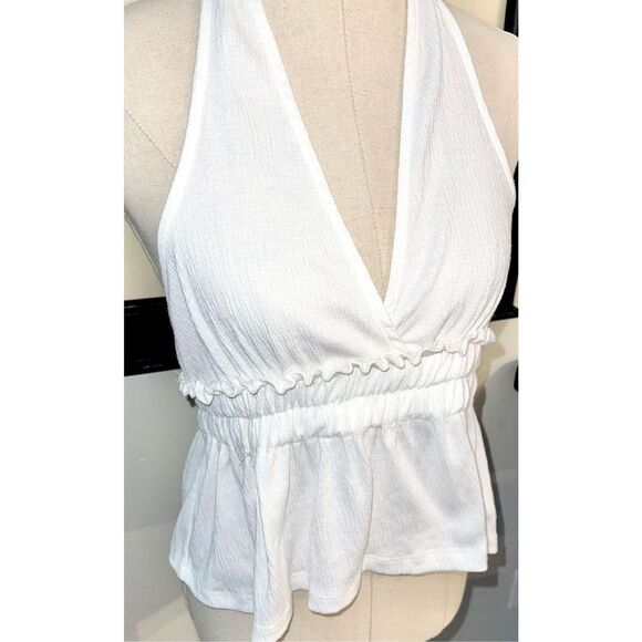 Almost Famous White Top NWT- Size Medium - Picture 2 of 9